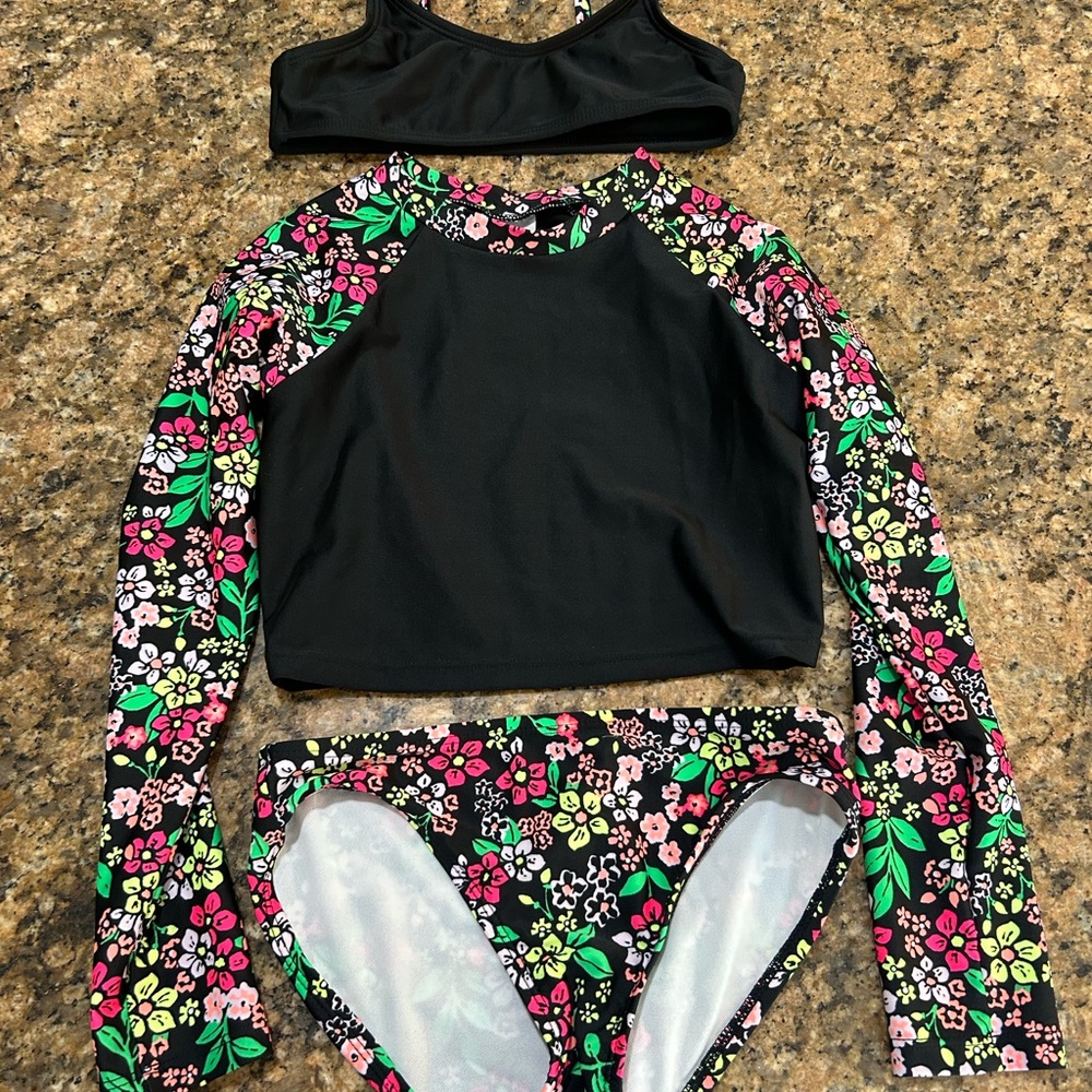 Art Class Black Floral Kids Swim Suit and Rashguard Set Size 6/7